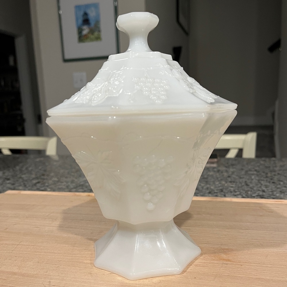 Anchor Hocking vintage milk glass grape leaves candy dish